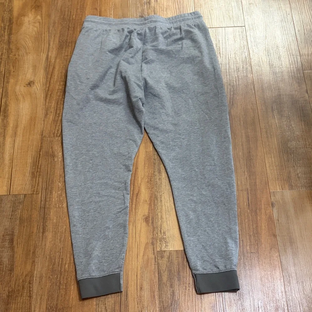 Gymshark gray joggers with pockets size large